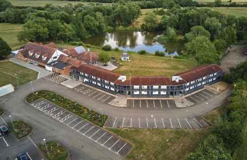 Deanshanger Hotel | Kingfisher Park