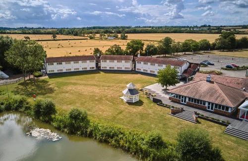 Deanshanger Hotel | Kingfisher Park