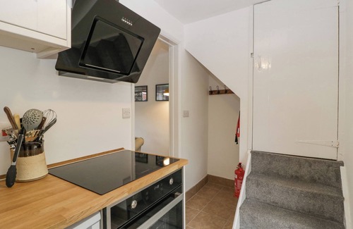 Ludwel Cottage | KINGFISHER, pet friendly, with open fire in Ludlow