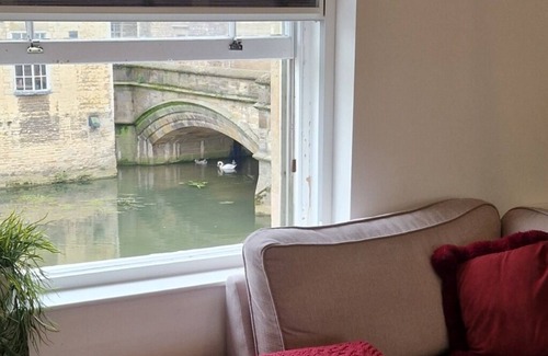 Stamford Apartment | Kingfisher Suite - Two-bed private apartment