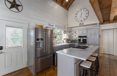 Murphy Cabin | kingisher river cabin