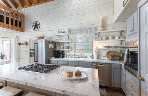 Murphy Cabin | kingisher river cabin
