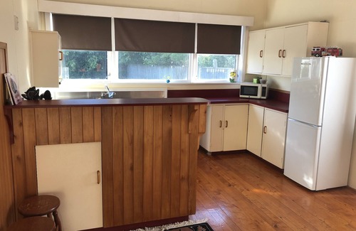 Opunake House | Kings Cottage in Opunake