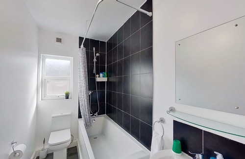 Gillingham House | Kings House Gillingham - 4 Bedroom home