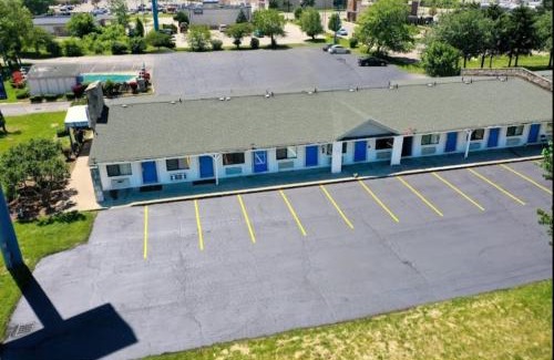 Benton Harbor Hotel | Kings Inn