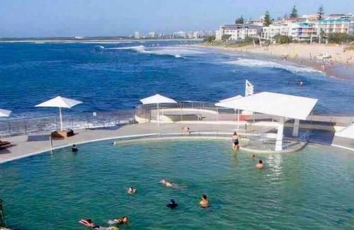 Kings Beach Apartment | Kings Ocean Views Huge Private Rooftop Fast WiFi Pool Sauna Parking Sleeps 4