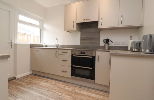 Thornton-Cleveleys Cottage | KINGS WALK, pet friendly, with a garden in Cleveleys