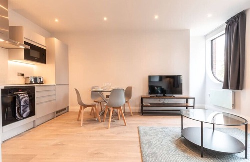 Staines Apartment | Kingsbridge House Apartment Thirty Six