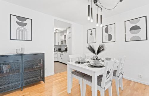Pforzheim Apartment | Kingsize Bett, Terrasse, Netflix, zwei Zimmer