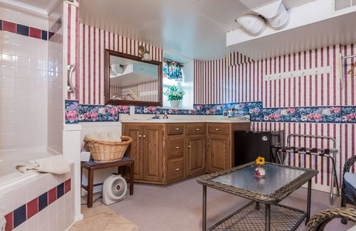 Fennville Bed & Breakfast | Kingsley House Bed & Breakfast