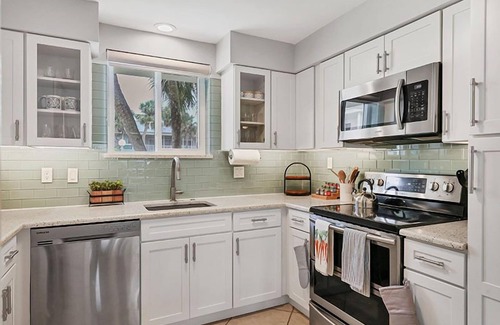 Saint Armands Key Condo | Kingston Arms - Sarasota