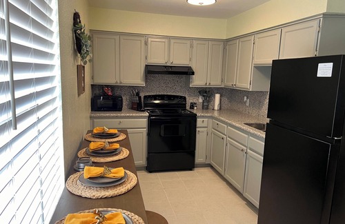 Bonanza Apartment | Kingsway by the Laredo Medical Center.