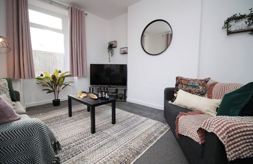 Newport House | Kingsway House by Tŷ SA - Spacious 4bed in Newport