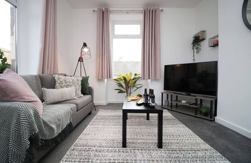 Newport House | Kingsway House by Tŷ SA - Spacious 4bed in Newport