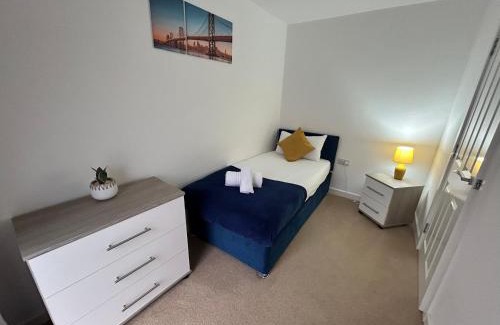 Derby House | Kingsway House - Spacious 4 Bed Home From Home in Derby