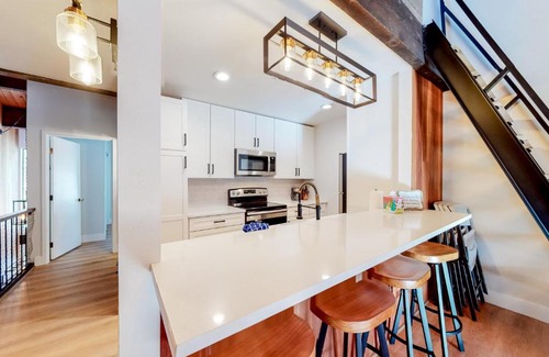 Kings Beach Apartment | Kingswood Village 2