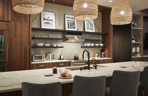 East Town Hotel | Kinn Guesthouse Downtown