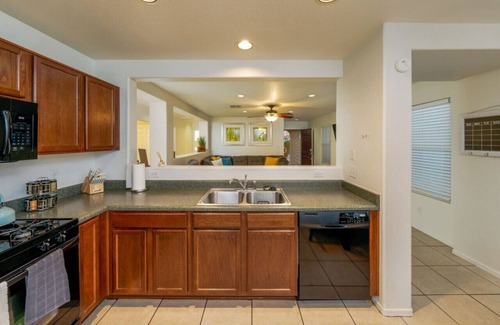 Tucson House | KINO/Fenced/Sleeps 8/4 BR/2 BA/Garage