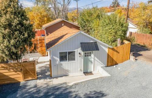 Colorado Springs House | Kiowa Studio - Downtown Pet-Friendly BBQ Fire Pit