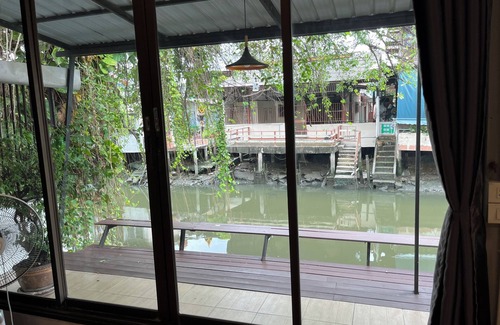 Rat Burana Ski Chalet | Kirin Riverside Homestay with 1 bedroom and AC, WiFi in Bangkok