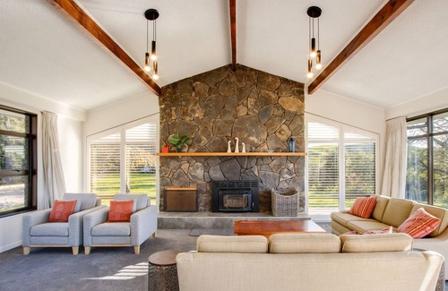 Poukawa House | Kiritea TukiTuki Lookout - Havelock North Home
