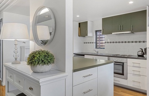 Cowes Cottage | Kirkdale Cottage with spa and sauna