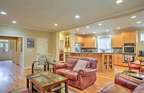 Kirkland House | Kirkland Home w/Backyard: 2 Mi to Lake Washington