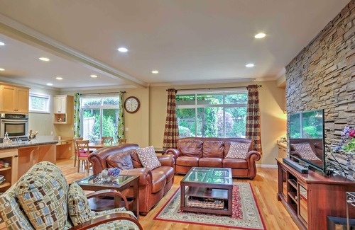 Kirkland House | Kirkland Home w/Backyard: 2 Mi to Lake Washington
