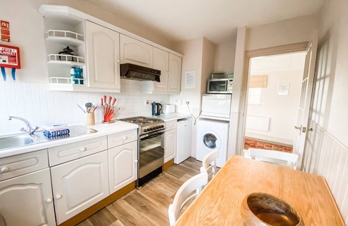Anstruther Cottage | Kirkmay Cottage - a cottage that sleeps 4 guests in 2 bedrooms