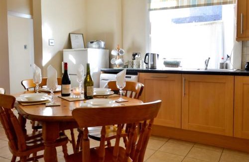 Moffat House | Kirsty Cottage
