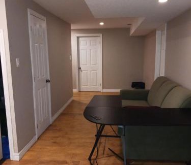 Rosemount House | Kitchener -WLU BNB-Minutes To University of Waterloo, Conestoga College,Buses,Airport