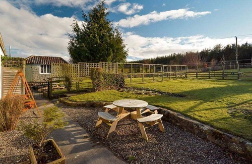 St. Andrews Cottage | Kittocks Den - a cottage that sleeps 6 guests in 3 bedrooms