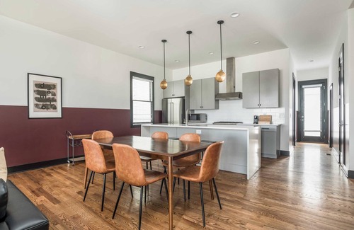Germantown Condo | Kitty, Faith & Barbara by Avantstay 3 Unit Buyout w/12br in Heart of Nashville