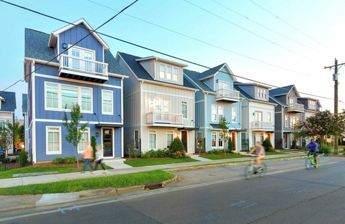 Germantown Condo | Kitty, Faith & Barbara by Avantstay 3 Unit Buyout w/12br in Heart of Nashville