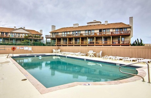 Kitty Hawk House | Kitty Hawk Townhome at Sea Dunes - Walk to Beach!