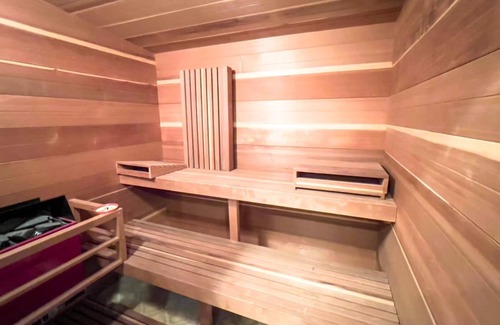 Sisters House | Kittyhawk Retreat Large 3 Bedroom 2 Bth & 2 Half Bth with Sauna and Fire Pit