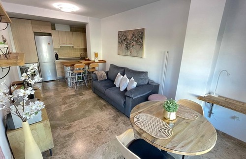 Arroyo de la Miel Apartment | Kiweki apartment with pool