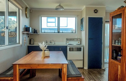 Pukehina House | Kiwi Bach - Destination Unwind