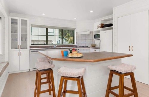 Matarangi Cottage | Kiwi Kuta with direct beach access -Matarangi Home