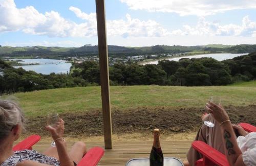 Cable Bay House | Kiwi Scenic Retreat
