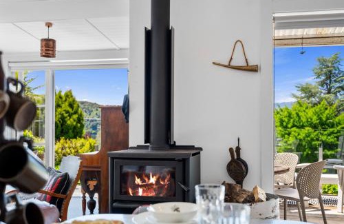 Lake Tarawera House | Kiwiana Bach - Lake Tarawera Holiday Home