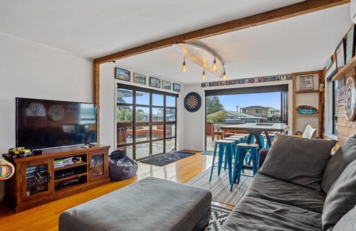 Waihi Beach House | Kiwiana Bach - Waihi Beach Holiday Home