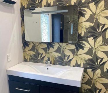 Hamilton North House | KK Boarding Holiday house