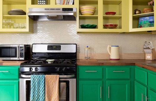 Bay View House | KK lower · Funky 2BR in Prime Bay View - w/Parking