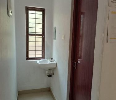 Perintalmanna Hotel | KK Residency