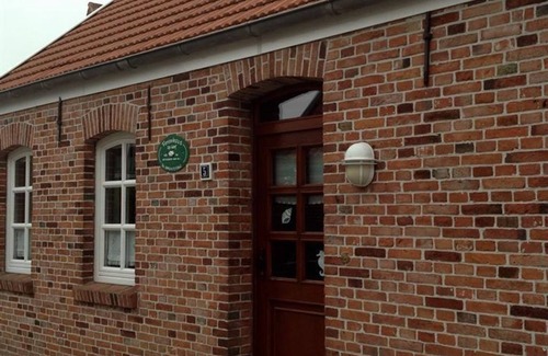 Emden House | Klaassen - Holiday home Up Warf - Holiday home Up Warf, shower, toilet, 2 bedrooms