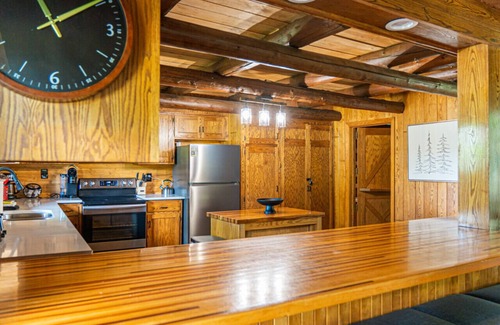 Gleason Cottage | Klay's Hideaway on Pine Lake