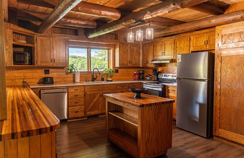Gleason Cottage | Klay's Hideaway on Pine Lake