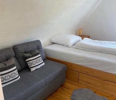 Hauenstein Apartment | Kleine, aber feine Unterkunft mit direktem Waldzugang