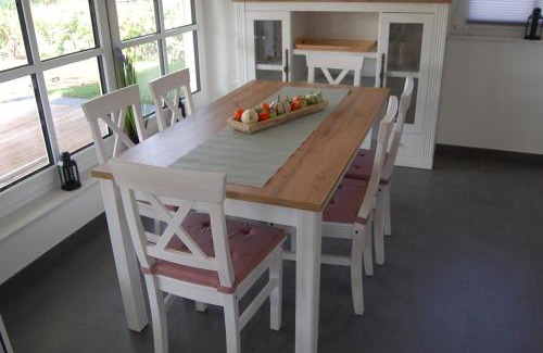Twist House | Kleiner Onkel